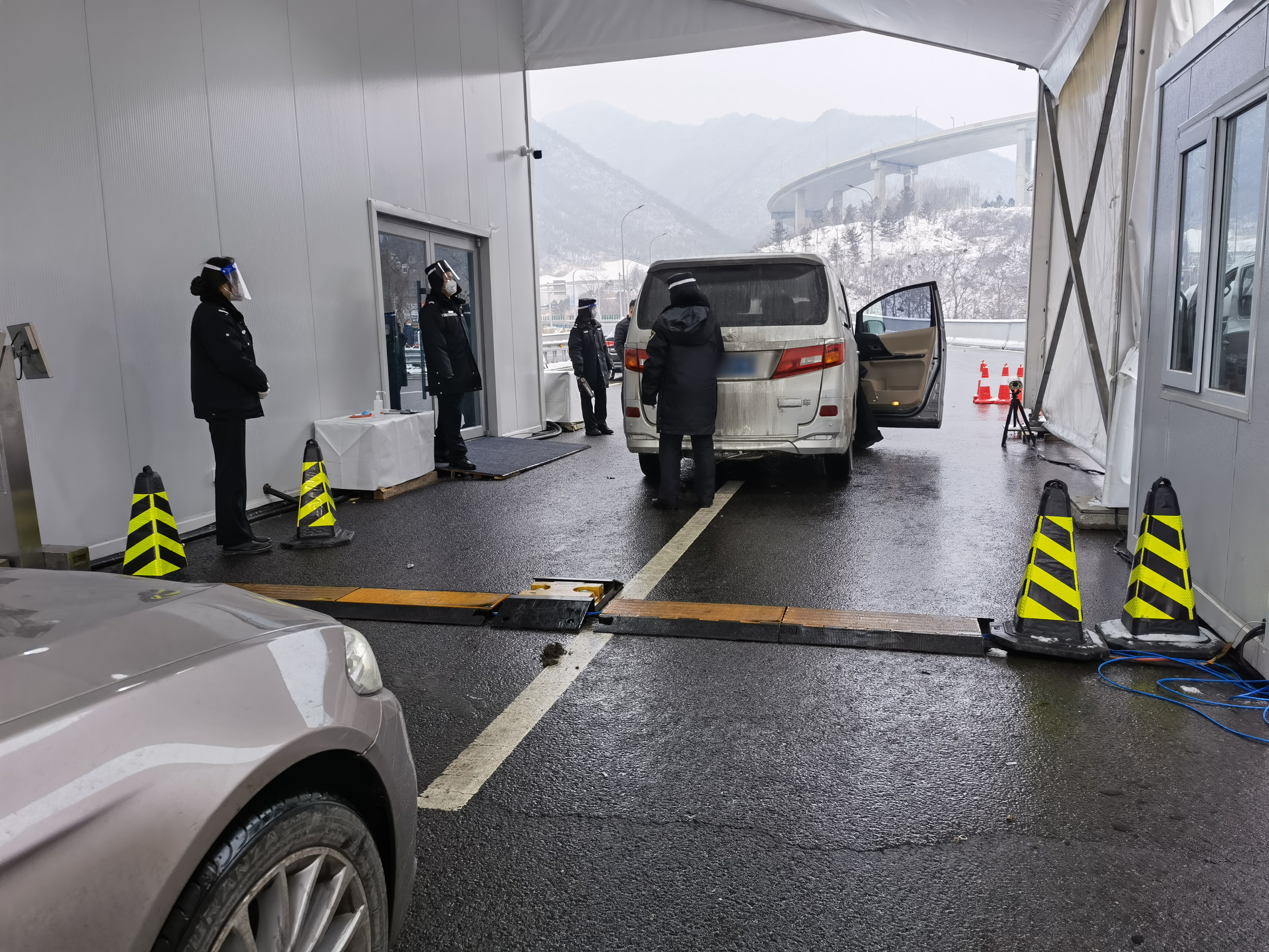 車底安檢設(shè)備應(yīng)用在冬奧會(huì)